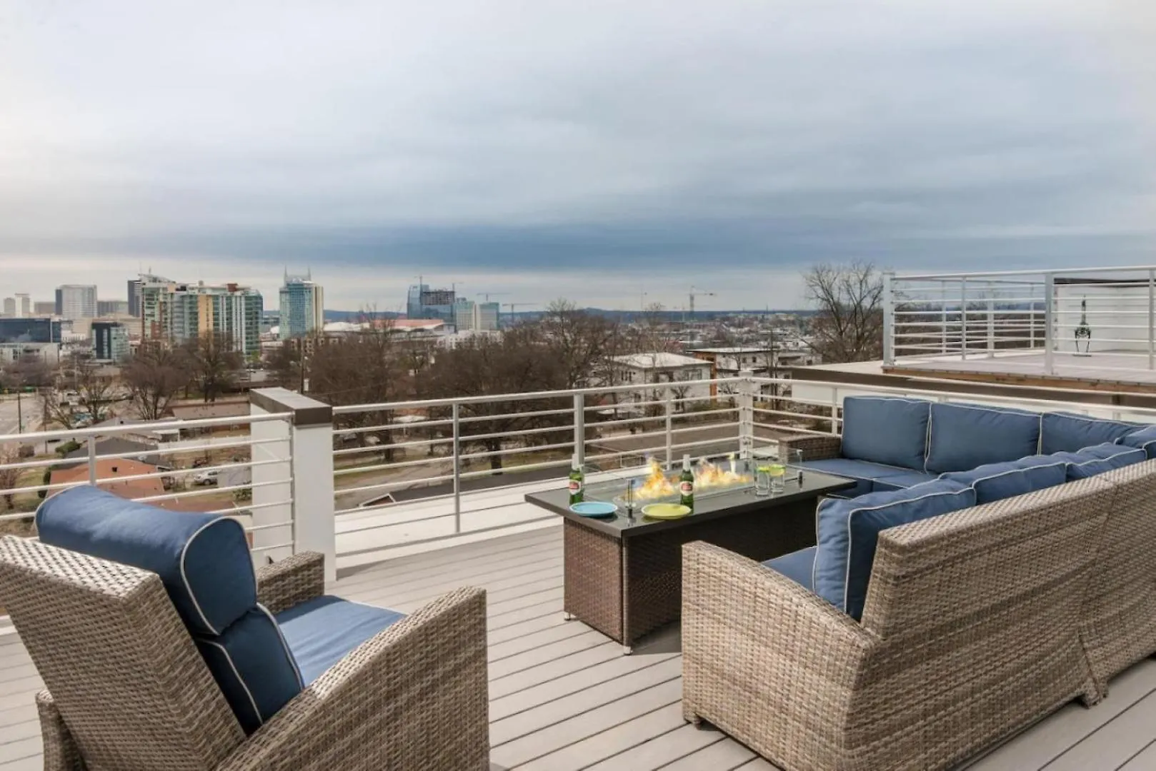 The New Nashview Rooftop-Skyline View - Sleeps 12 Νάσβιλ